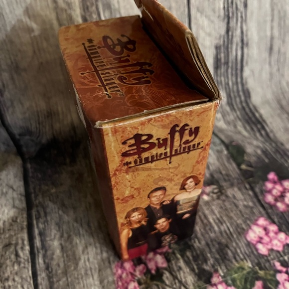 2004 DIAMOND SELECT TOYS Buffy The Vampire Slayer “White Willow” Ornament - Picture 4 of 10